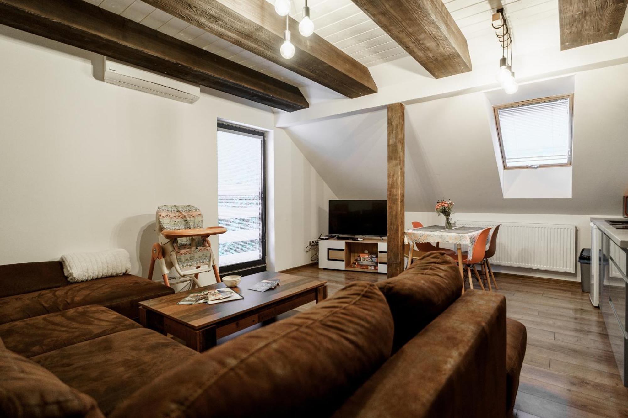 Apartmany Pod Klingerom บันสกา ชีอาว์นีซา ภายนอก รูปภาพ